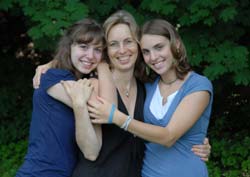 SuEllen Hamkins with daughters